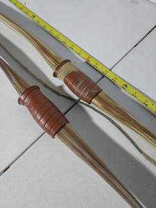 lot 25 image: Handcrafted 45 lb Recurve Bows Pair