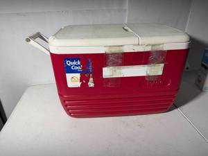 lot 29Z image: Igloo Quick Cool Portable Cooler