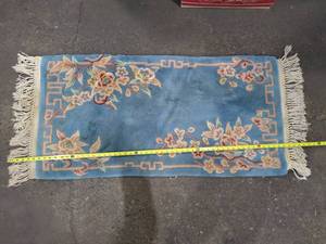 lot 40 image: Vintage Floral Pattern Wool Area Rug 36 x 18