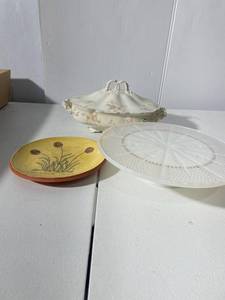 lot 47 image: Vintage Ceramic Tureen and Decorative Plates Lot