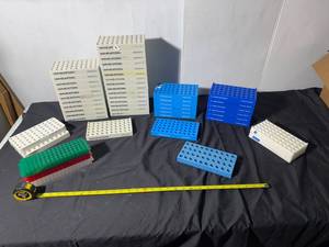 lot 93Z image: Wheaton & Agilent Lab Vial Racks