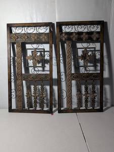lot 110 image: Kirklands Decorative Wall Panels Set