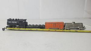 lot 146 image: Vintage Midgetoy Tootsietoy Train Lot