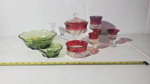lot 149 image: Vintage Ruby Red & Green Glassware Set