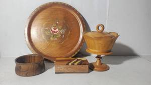 lot 153 image: Vintage Decorative Wooden Items Set