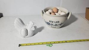 lot 156 image: Ceramic Hen Shakers & Egg Bowl Set