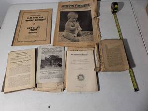 lot 164 image: Vintage Farming & Education Booklets Lot