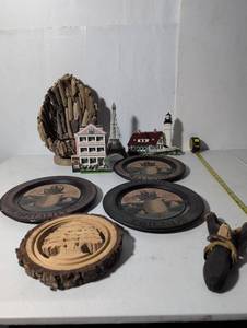lot 165 image: Rustic Wooden Decor Collection