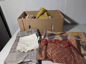 lot 175 image: Vintage Textile Linen Lot