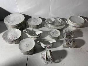 lot 194 image: Elegant Floral Dinnerware Set