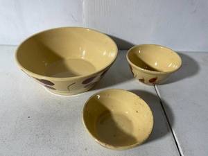 lot 205 image: Vintage Watt Ware Mixing Bowls Set - 3 Pieces