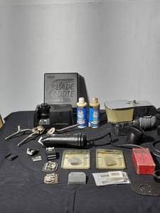 lot 212 image: Oster Grooming Clippers & Blades Set