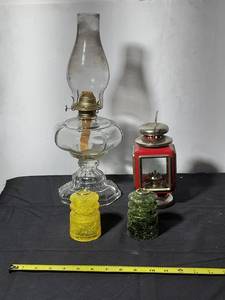 lot 214 image: Vintage Glass Oil Lamp & Lantern Set