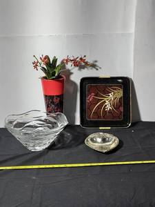 lot 241 image: Decorative Home Set