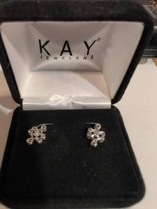 lot 304 image: Kay Jewelers Silver Earrings Signed RL 925