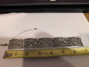 lot 305 image: Vintage Sterling Silver Filigree Bracelet
