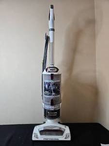 lot 55 image: Shark Rotator Professional Upright Vacuum Cleaner - untested