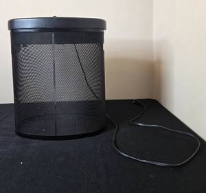 lot 62 image: Executive Machines Model EP5-B2X Paper Shredder with Mesh Basket