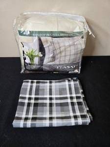 lot 63 image: Full Flannel Bedding - Contents Do Not Match Bag