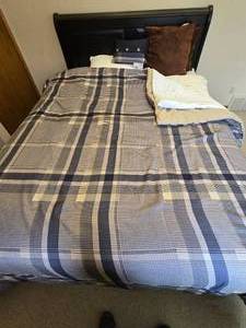 lot 66 image: Black Queen Size Sleigh Bed Frame with Bedding Set