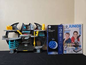lot 74 image: Kids Playset, Dual Color 100 LED Super Spheres, and Junior Microscope Set