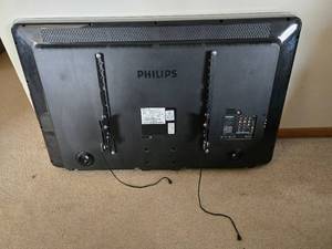 lot 81 image: Philips 42-Inch LCD Flat Screen TV Model 42TA648BX37