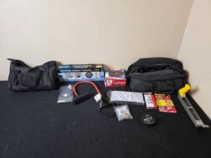 lot 93 image: Assorted Tool Set with Daylight Bulbs and Carry Bags