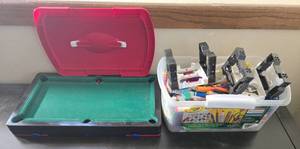 lot 203 image: Childrens Mini Pool Table and Art Supplies Set