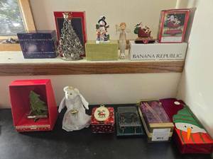 lot 216 image: Collection of Holiday Decor and Ornaments