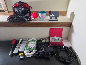 lot 222 image: Mixed Lot of Electronics and Household Items
