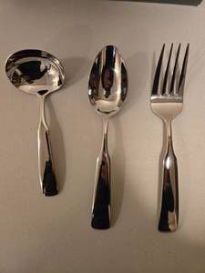 lot 384 image: Reed & Barton Stainless Steel Flatware Set - 3 Pieces