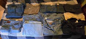 lot 388 image: Lot of 12 Pairs of Mens Jeans Assorted Brands and Sizes