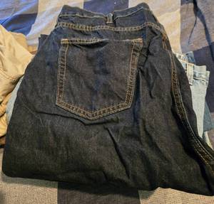 lot 392 image: Assorted Lot of Mens Jeans and Khaki Pants, Most Size 42