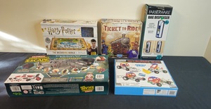 lot 111 image: Collection of 5 Board Games and 1 Bag Dispenser