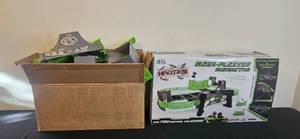 lot 150 image: Mega-Plexxus Radioactive Kaotiks Track Set