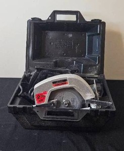 lot 11 image: Sears Craftsman 2 18 HP Circular Saw with Case