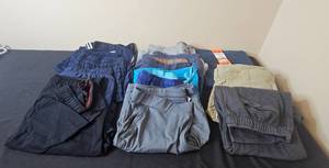 lot 393 image: Collection of Mens Assorted Pants and Shorts - Size 42x30