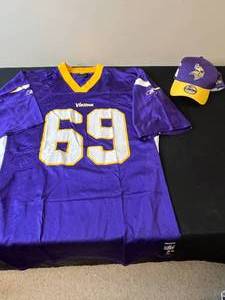 lot 341 image: Minnesota Vikings Jared Allen Jersey XL and 39THIRTY Cap