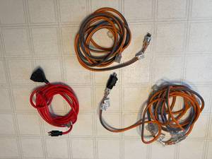 lot 2 image: Set of 3 Heavy-Duty Extension Cords