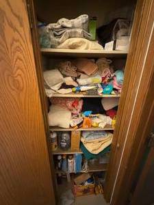 lot 237 image: Assorted Household Linens and Cleaning Supplies - quantities unverified