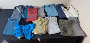 lot 356 image: Set of Mens Long Sleeve Shirts - Assorted Colors and Sizes