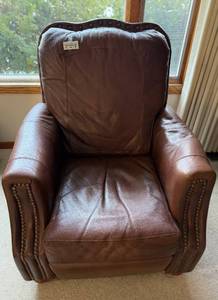 lot 168 image: Brown Leather Recliner Chair