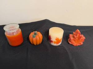 lot 173 image: Set of 4 Autumn-Themed Decorative Candles