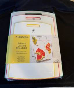 lot 178 image: Henckels 3-Piece Cutting Board Set
