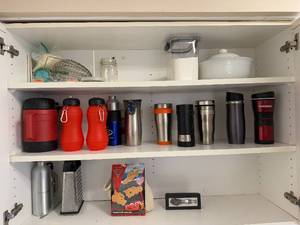 lot 182 image: Collection of Assorted Kitchenware and Travel Mugs