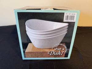lot 186 image: Set of 4 Overandback Porcelain Serving Bowls - Oven and Microwave Safe