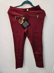 IMAN Ponte leggings with Dual front Side Zippers Color Maroon. Size 4