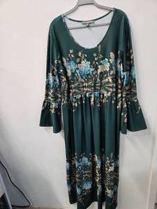 Kate & Mallory Elegant Dress  Size (1X)