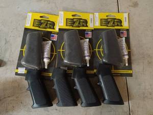 lot 30 image: AR Rifle Grips