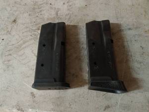 lot 24 image: Sig Sauer P365 .9mm Magazines